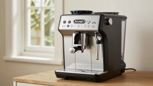 De Longhi ESAM3300 Magnifica Super Automatic Espresso & Coffee Machine