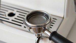 Flat Burr vs Conical Burr Grinder: Which Is Right for Your Home (2026)
