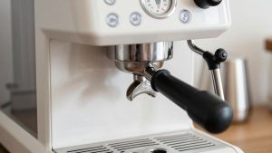 Pressurized vs Non Pressurized Portafilter: Which Is Right for Your Home (2026)